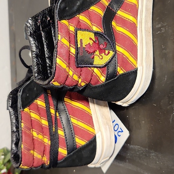 VANS x Harry Potter Gryffindor Thrashed Sk8 Shoe 7.5 Men's 9 Womens - Picture 9 of 15
